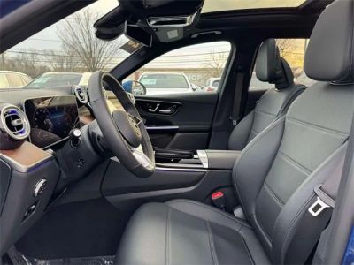 2025 Mercedes-Benz GLC - Photo 4