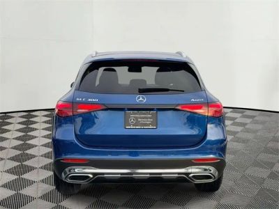 2025 Mercedes-Benz GLC - Photo 10