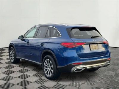 2025 Mercedes-Benz GLC - Photo 9
