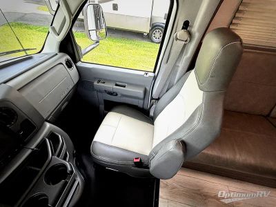 2025 Coachmen Freelander — photo 9 view