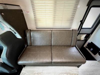 2025 Coachmen Freelander — photo 13 view