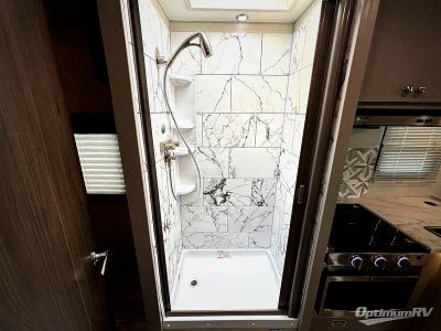2025 Coachmen Freelander — photo 19 view