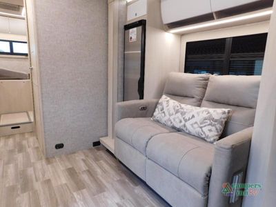 2025 Tiffin Motorhomes Wayfarer - Photo 13