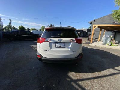 2014 Toyota RAV4 — detail view