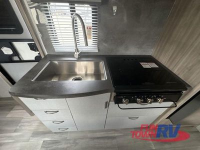 2022 Winnebago Industries Towables Micro Minnie FLX - Photo 8