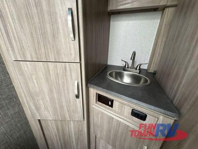2022 Winnebago Industries Towables Micro Minnie FLX - Photo 17