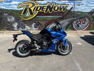 2025 Suzuki GSX-8R - Photo 3