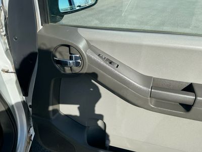 2013 Nissan Xterra — photo 21 view