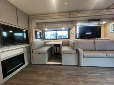2023 Thor Motor Coach PASADENA — photo 13 view