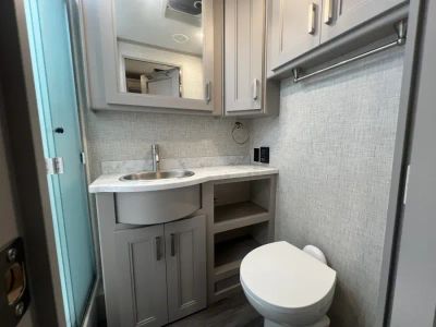 2023 Thor Motor Coach PASADENA — photo 17 view