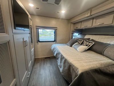 2023 Thor Motor Coach PASADENA — photo 14 view