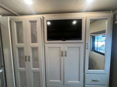 2023 Thor Motor Coach PASADENA — photo 16 view