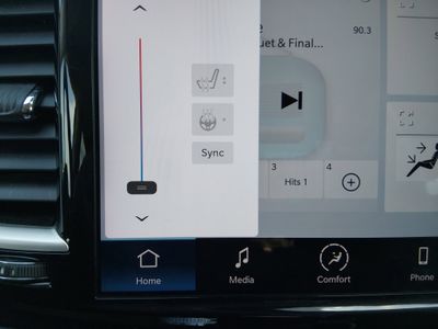 2024 Chrysler Pacifica — photo 17 view