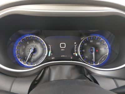 2024 Chrysler Pacifica — photo 14 view