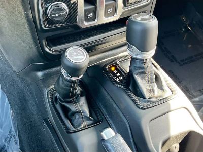 2024 Jeep Wrangler — photo 16 view