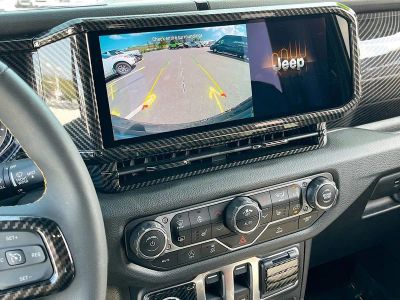 2024 Jeep Wrangler — photo 13 view