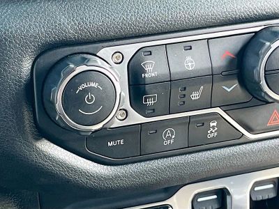 2024 Jeep Wrangler — photo 19 view