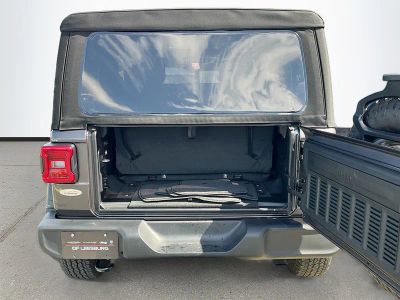 2024 Jeep Wrangler — photo 24 view