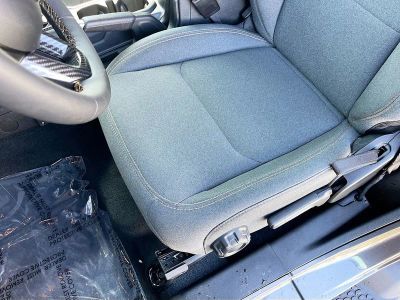 2024 Jeep Wrangler — photo 18 view