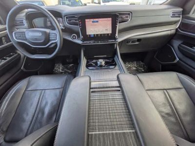 2024 Jeep Wagoneer — photo 12 view