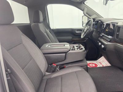 2024 GMC Sierra 2500HD — detail view