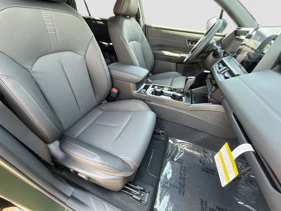 2026 Subaru Outback — photo 14 view