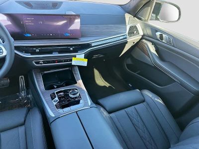 2026 BMW X5 — photo 18 view