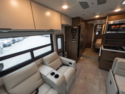 2027 Thor Motor Coach QUANTUM — photo 9 view