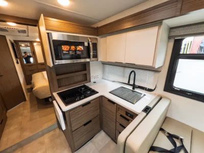 2027 Thor Motor Coach QUANTUM — photo 11 view