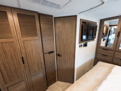2027 Thor Motor Coach QUANTUM — photo 15 view
