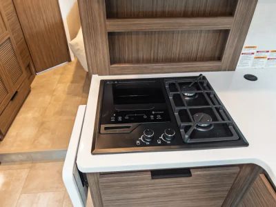 2027 Thor Motor Coach QUANTUM — photo 12 view