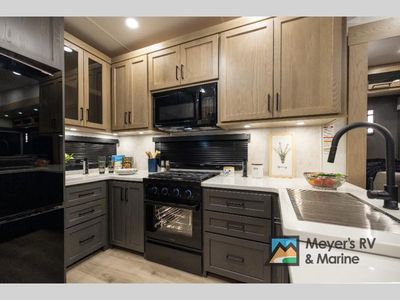 2026 Forest River RV Rockwood Signature - Photo 5