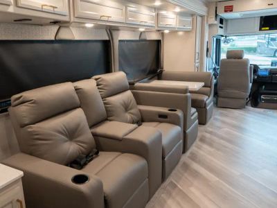 2026 Fleetwood BOUNDER - Photo 13