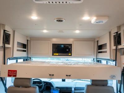 2026 Fleetwood BOUNDER - Photo 4