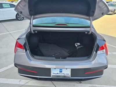 2025 Hyundai Elantra - Photo 21
