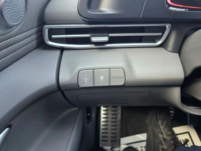 2025 Hyundai Elantra - Photo 14