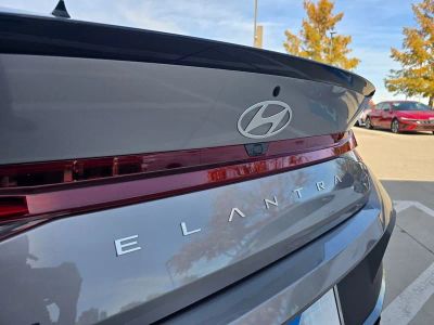 2025 Hyundai Elantra - Photo 6