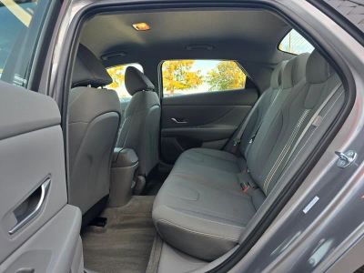 2025 Hyundai Elantra - Photo 20