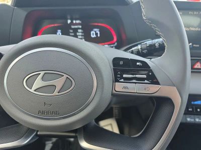 2025 Hyundai Elantra - Photo 8