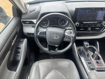 2021 Toyota Highlander - Photo 3