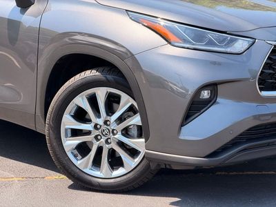 2023 Toyota Highlander Limited — interior view