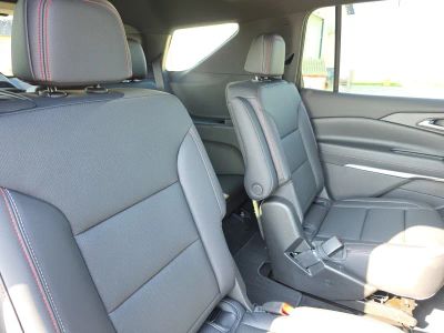 2026 Chevrolet Traverse — photo 14 view
