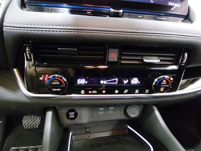 2024 Nissan Rogue — photo 18 view