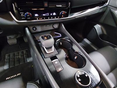 2024 Nissan Rogue — photo 13 view