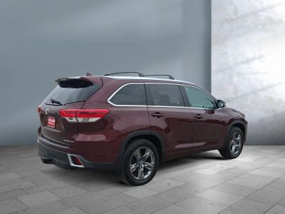 2017 Toyota Highlander - Photo 6