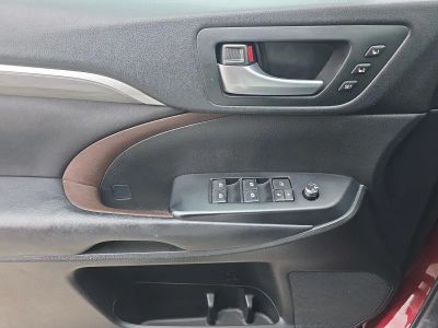 2017 Toyota Highlander - Photo 20