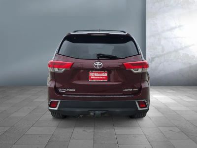 2017 Toyota Highlander - Photo 5