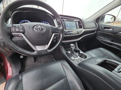 2017 Toyota Highlander - Photo 12