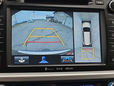2017 Toyota Highlander - Photo 23