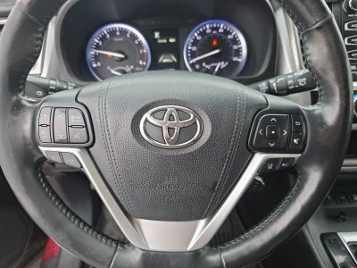 2017 Toyota Highlander - Photo 19